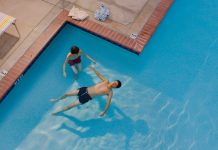 Aristoteles und Dante entdecken die Geheimnisse des Universums Copyright capelight pictures OHG