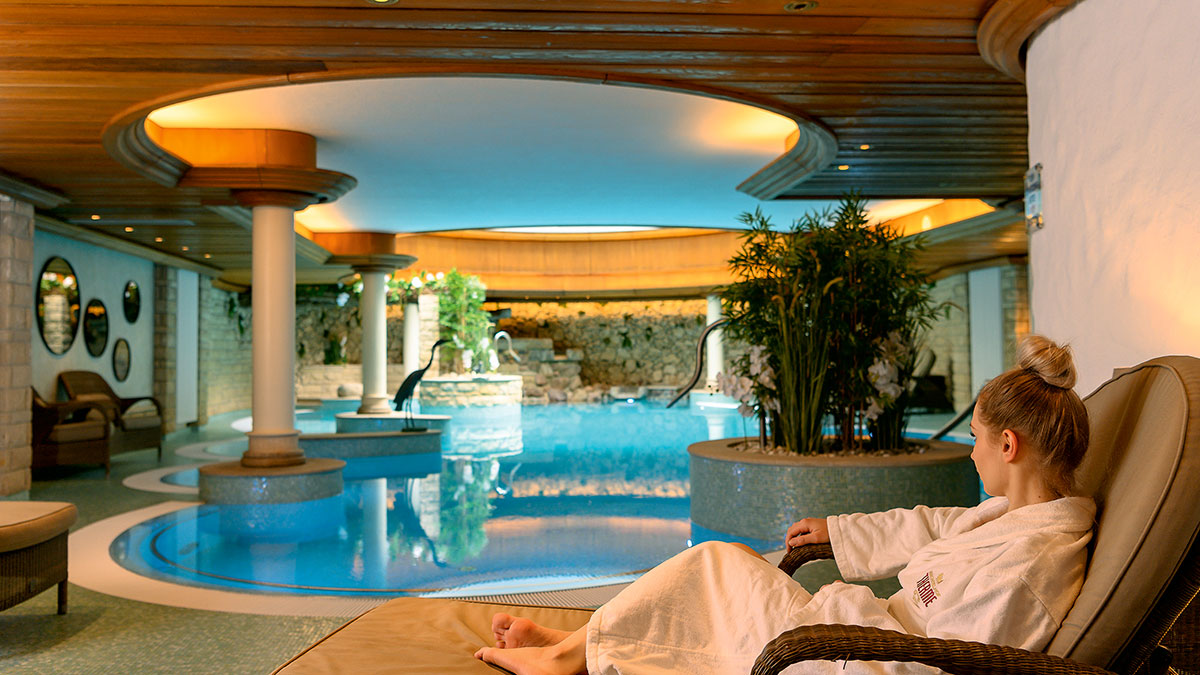 Ein wahrer Wohlfühlort: die großzügige Thermenwelt des Wachtelhofs