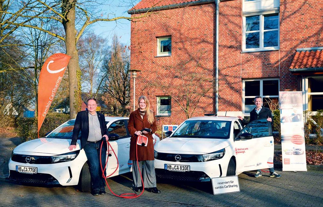 v.l.: Stephan Korte, Bgm. Gemeinde Stuhr, Vanessa Kanther, Fachdienstleitung Organisation und Lasse Schulz, Geschäftsführer cambio Bremen