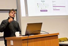Bremer Startup ‚construktivity‘ Vortrag von construktivity Geschäftsführer Sebastian Matthies an der Hochschule Bremen im KI-Modul des Studiengangs Management im Handel
