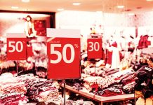 Nur noch rote Preisschilder Reduzierte Ware mit roten Preisschildern ausgezeichnet.