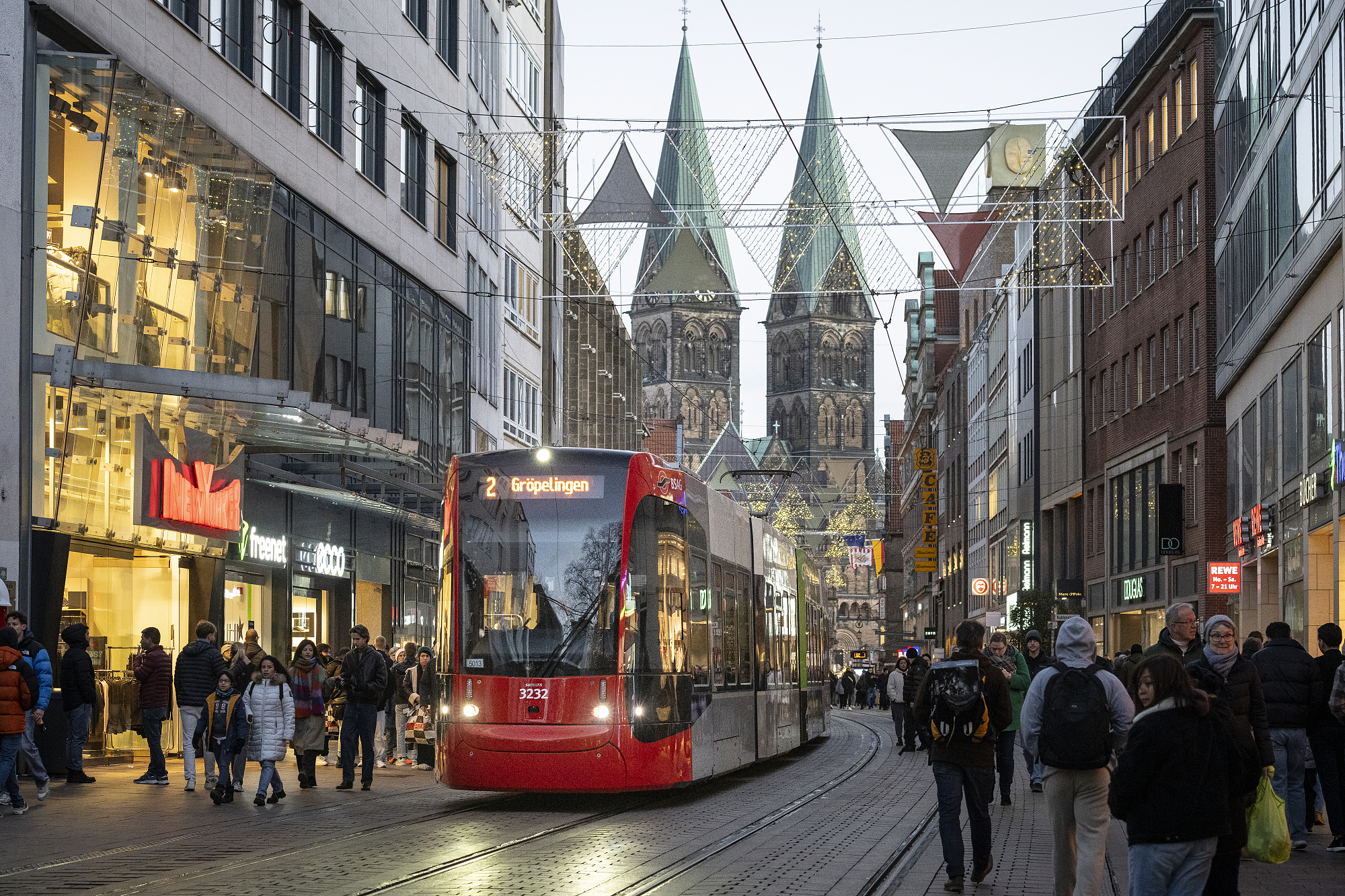 Das neue Modell der BSAG: Die 'Nordlicht' (Modell GT8N-2)