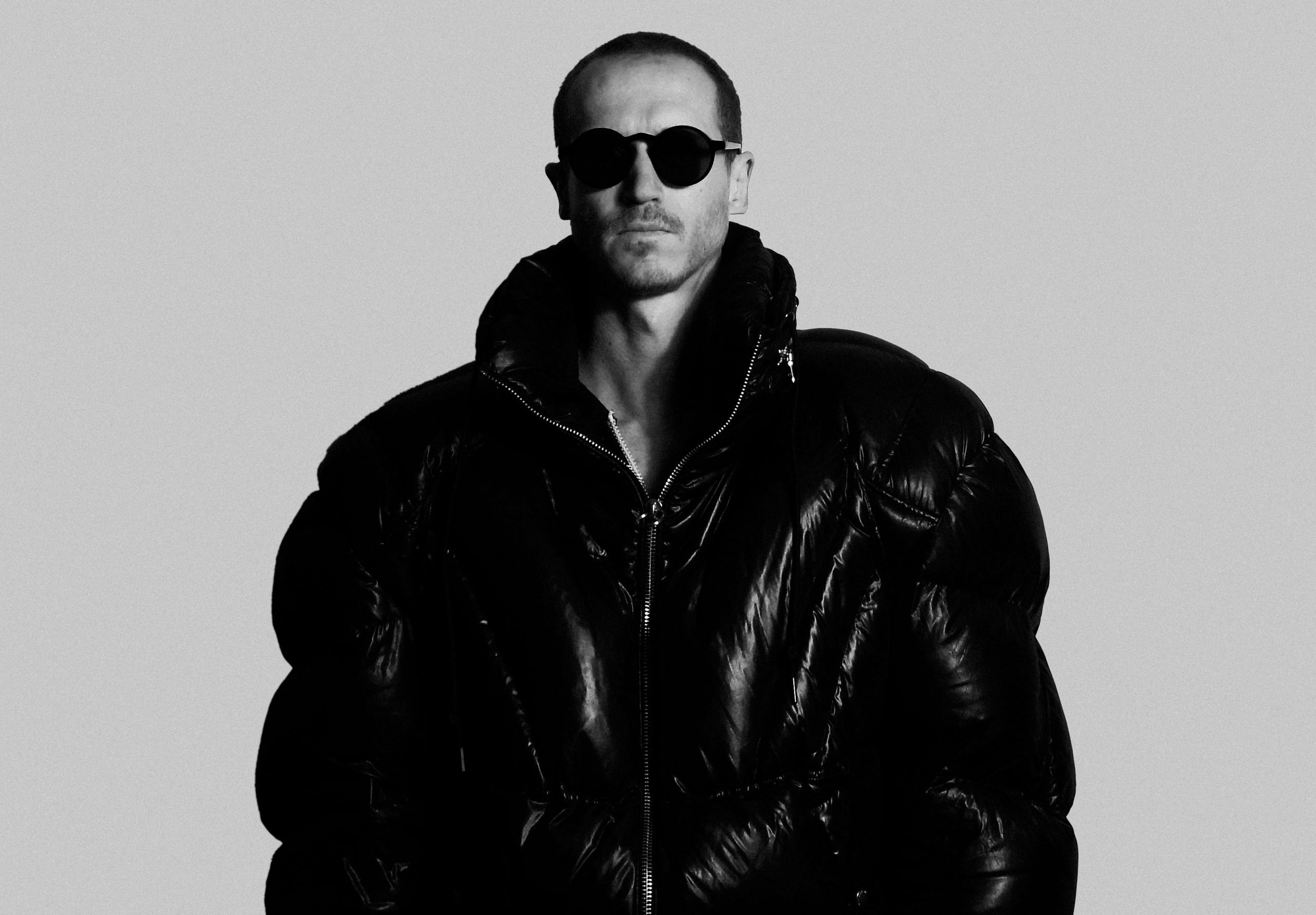 Luois Cole, Bandmitglied von "KNOWER", tritt beim Grand Opening auf Foto: Louis Cole