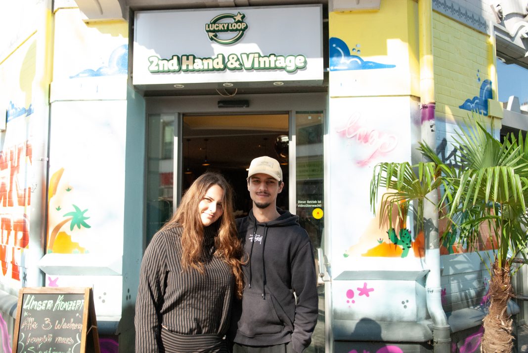 DSC_0034 Elias und Luisa vor Lucky Loop Foto: Mika Dunkel