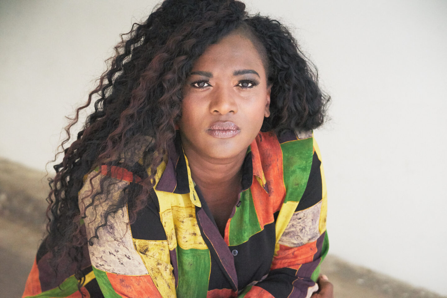 Thelma Buabeng modereirt gemeinsam mit Götz Bühler die Verleihung des Preises Foto: Kimi Palm