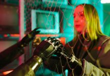 Vollautomat – oder: vollautomatisch zum Deppen gemacht Der männliche Vollautomat Foto: pexels / Yaroslav Shuraev