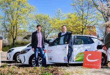 cambio – Carsharing wächst weiter Eröffnung der Station in Weyhe. v.l.n.r.: Fleming Erdwiens, Standortmanager cambio Bremen, Frank Seidel, Bürgermeister Gemeinde Weyhe und Kirstin Taberski, Klimaschutzmanagerin. Foto: Kerstin Rolfes/cambio